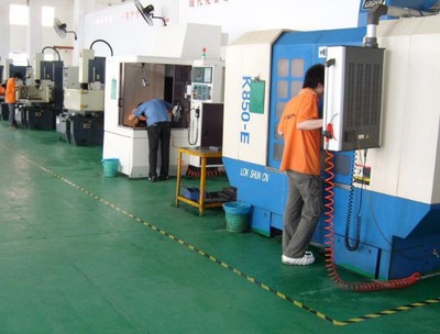 東莞長安模具廠 塑膠模具制造與精密加工